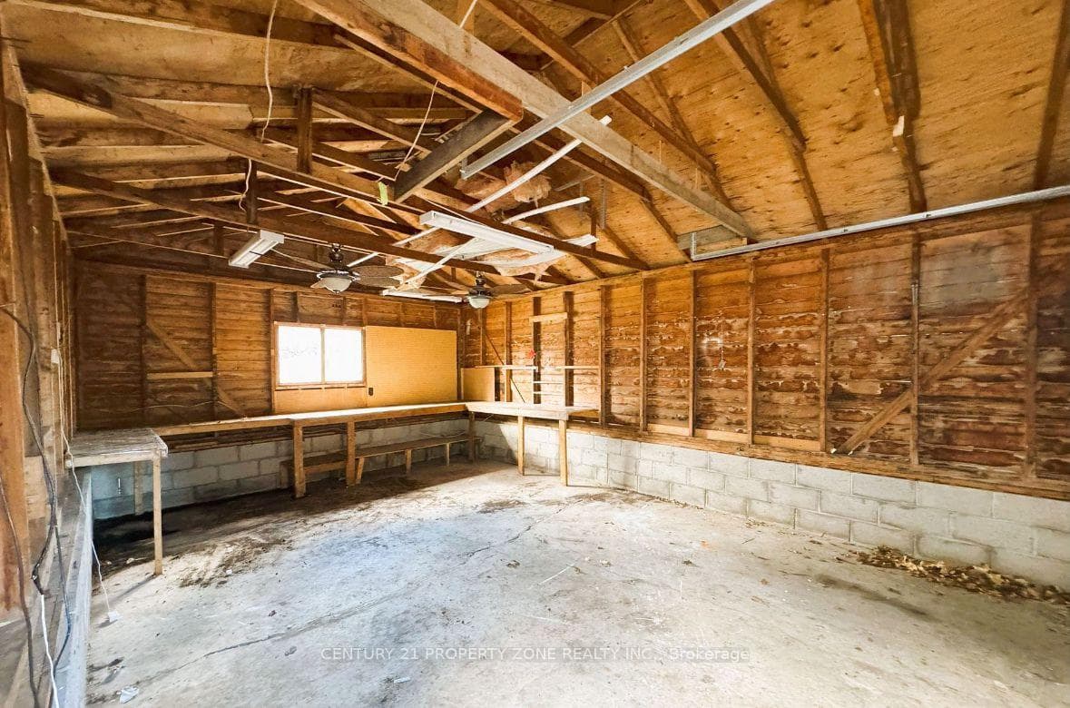 76 McCaul Street photo 16