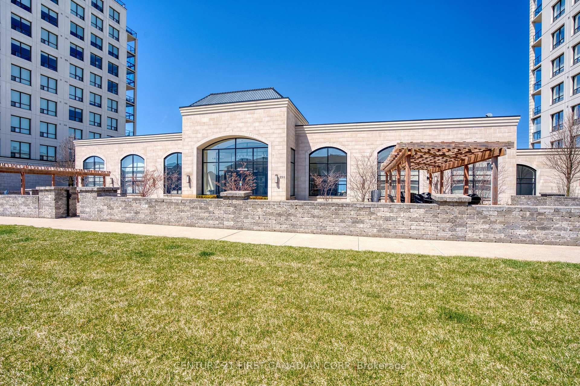 240 Villagewalk Boulevard Unit 812 photo 32