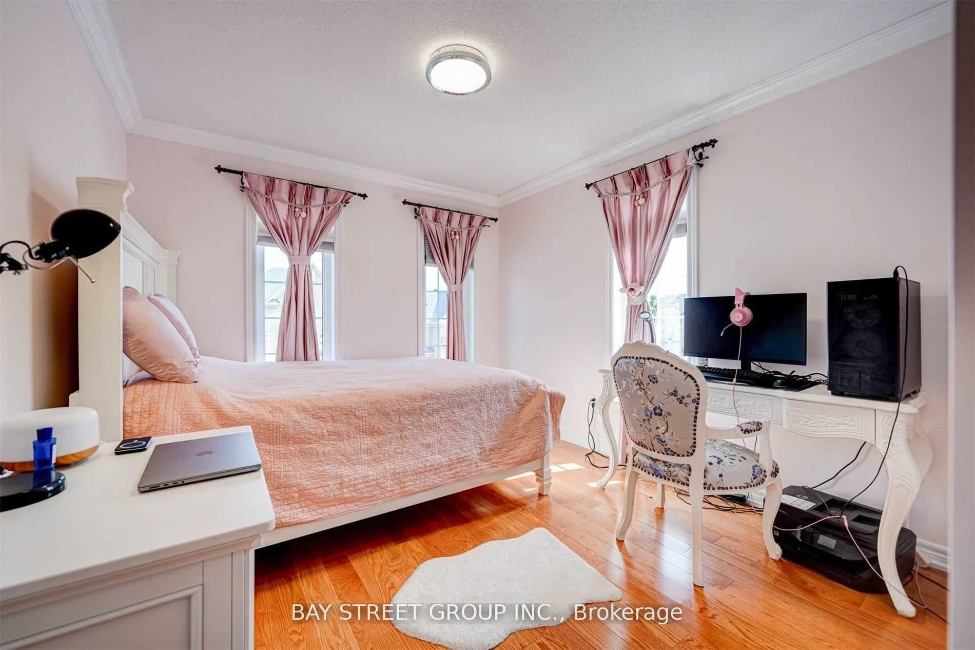 75 Gannett Drive photo 10