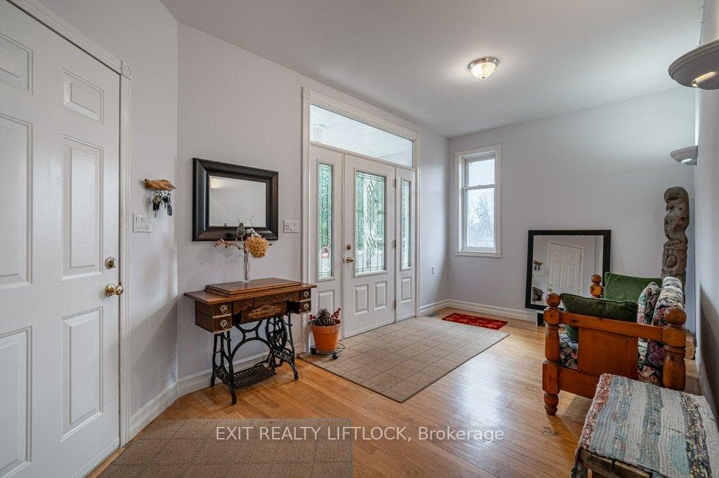 57 King Street photo 8