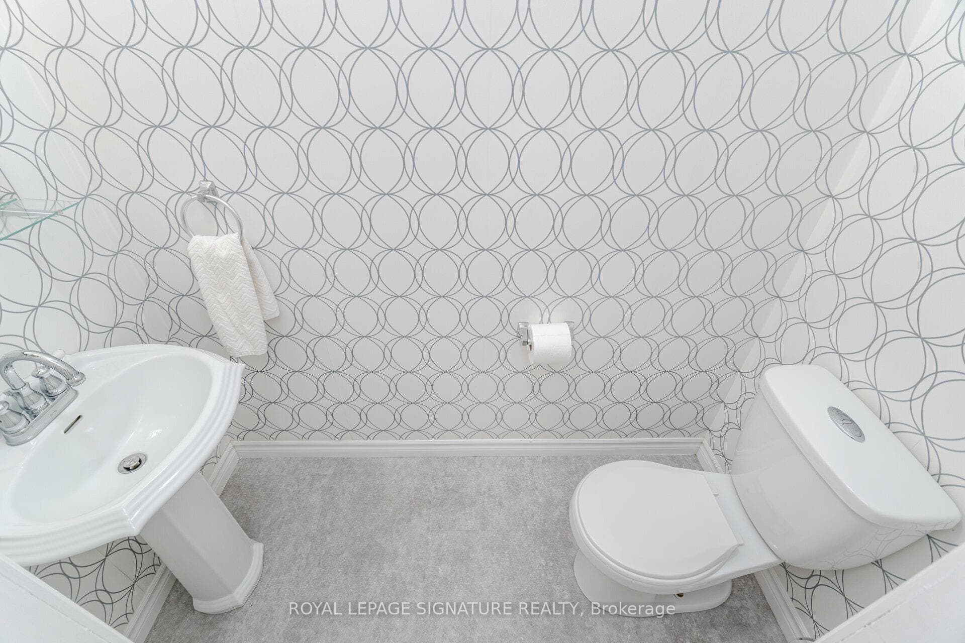 342 Catharine Street photo 17