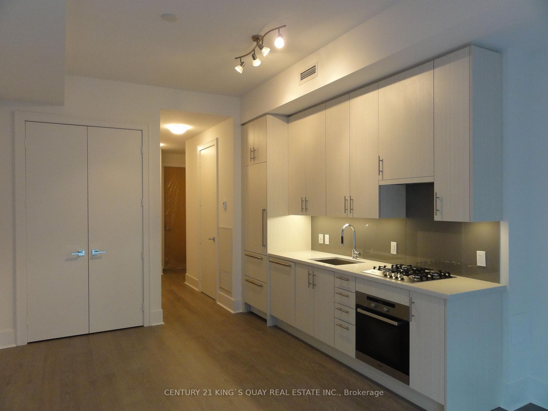 29 Queens Quay N/A Unit 719 photo 11
