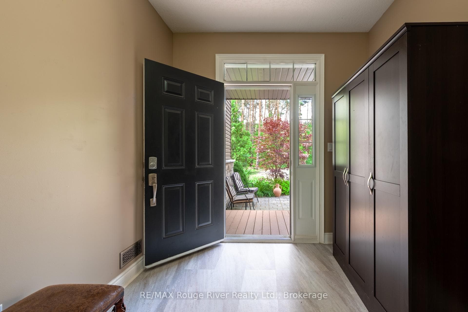 149 Pine Tree Lane photo 9