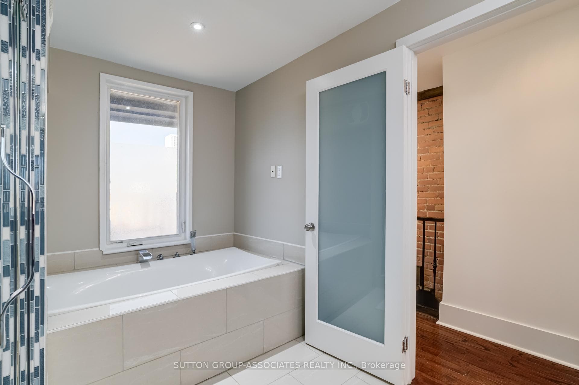third floor ensuite
