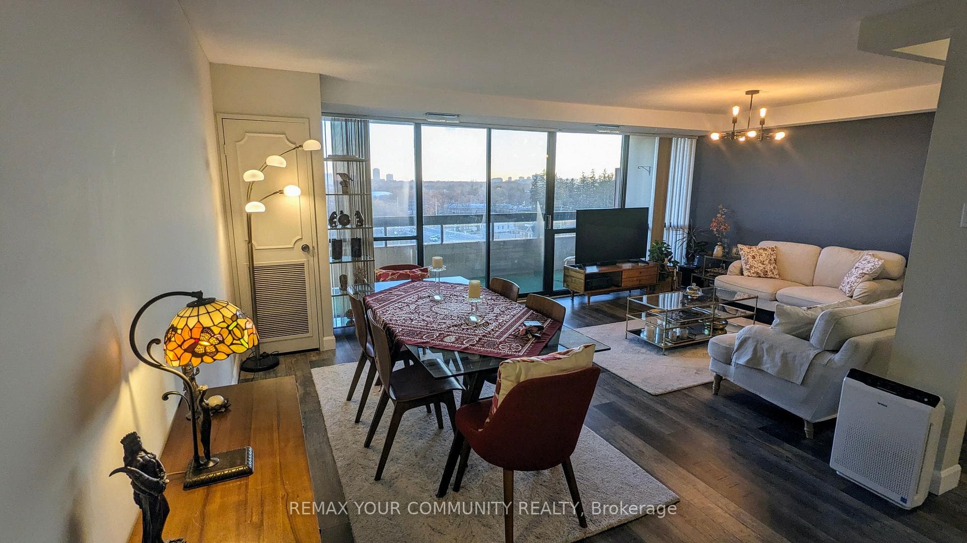8111 Yonge Street Unit 901 photo 29