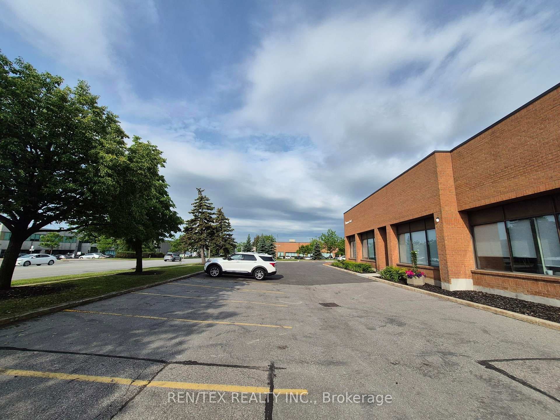 1 Whitmore Road Unit 14 photo 2