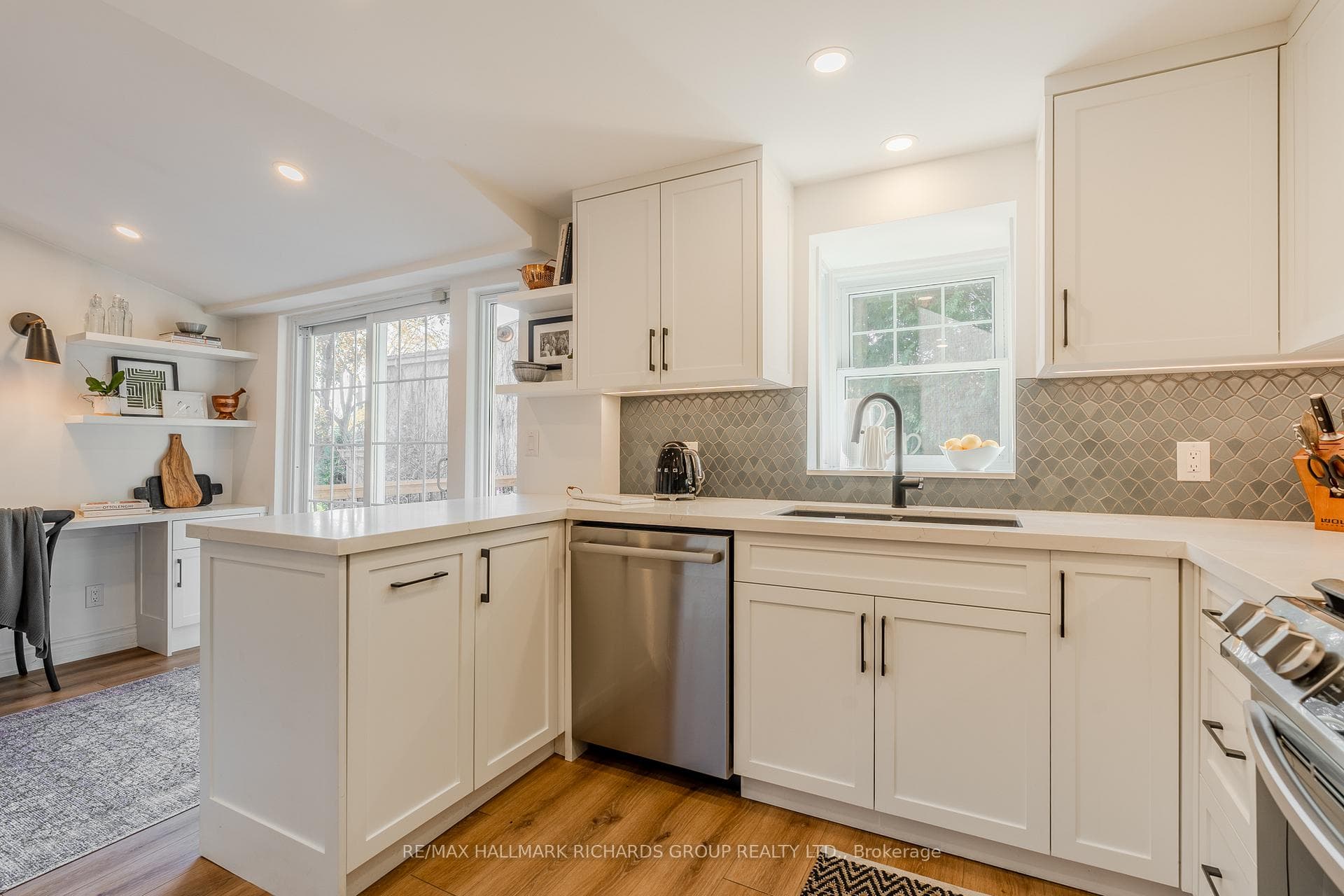 310 Lee Avenue photo 13