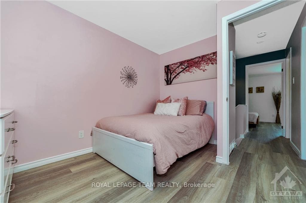 7 THISTLEDOWN Court photo 18