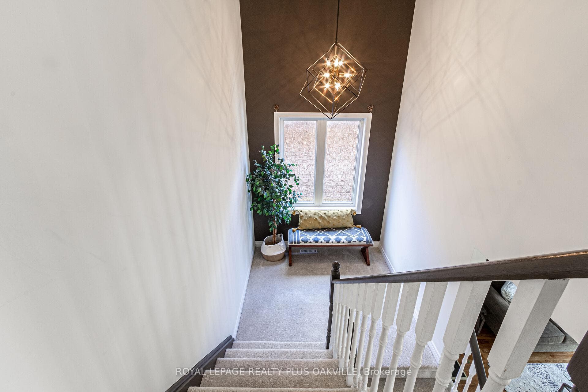 2256 Lapsley Crescent photo 16