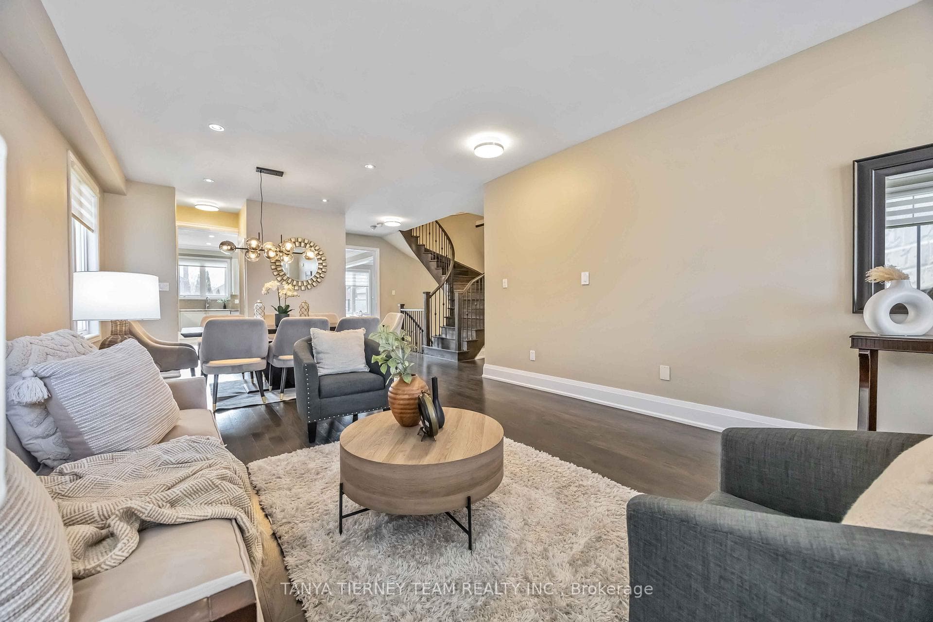 111 Braebrook Drive photo 6