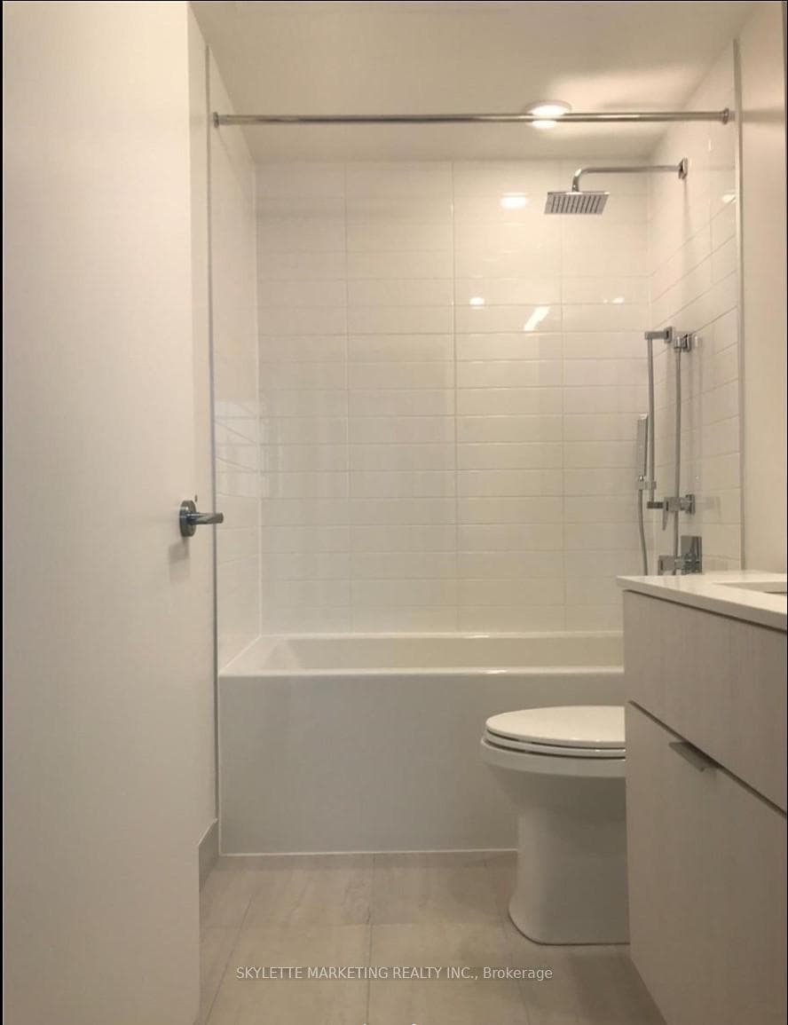 25 Richmond Street Unit 803 photo 6
