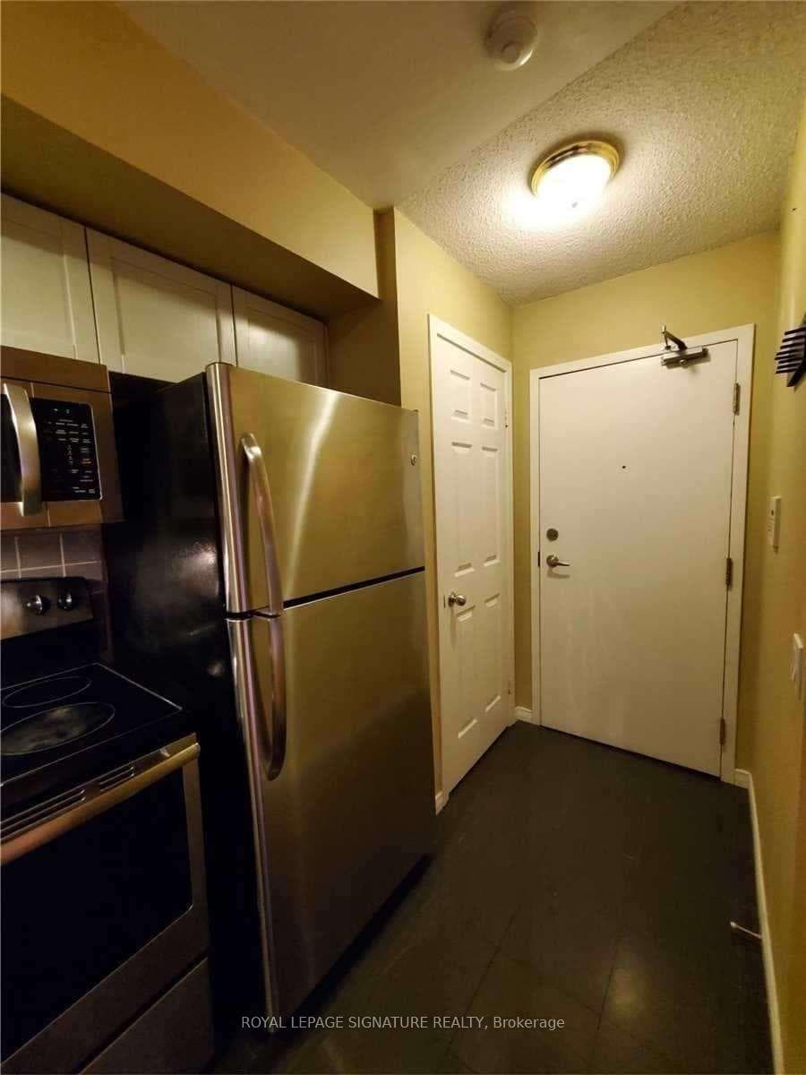 30 Harrison Garden Boulevard Unit 812 photo 8
