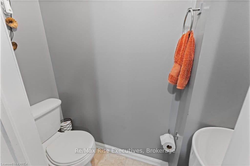 874 WALKER Court photo 21