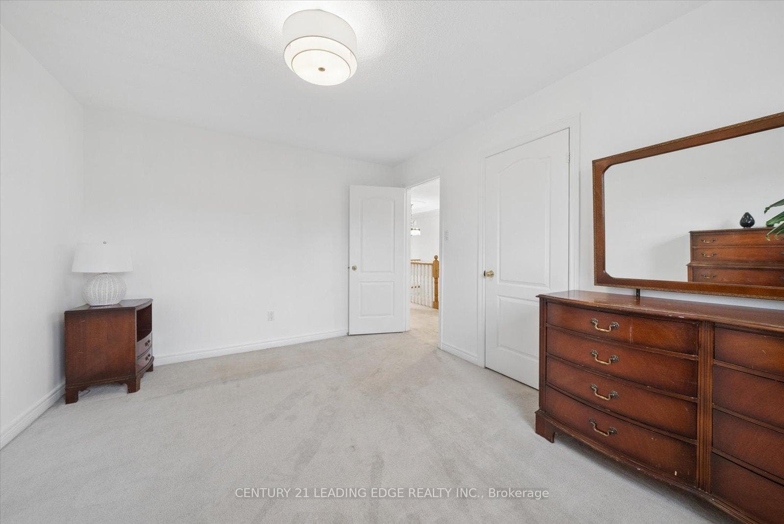 161 Shaftsbury Avenue photo 36