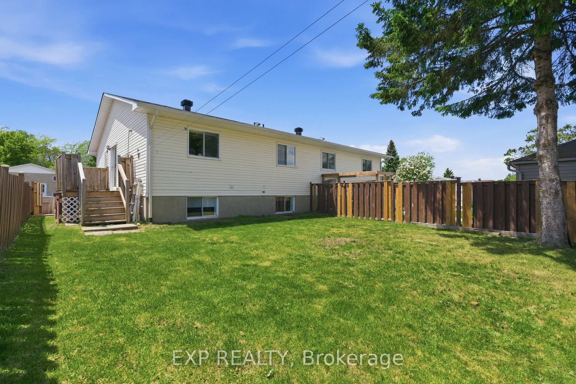 901 MORRIS Street photo 29