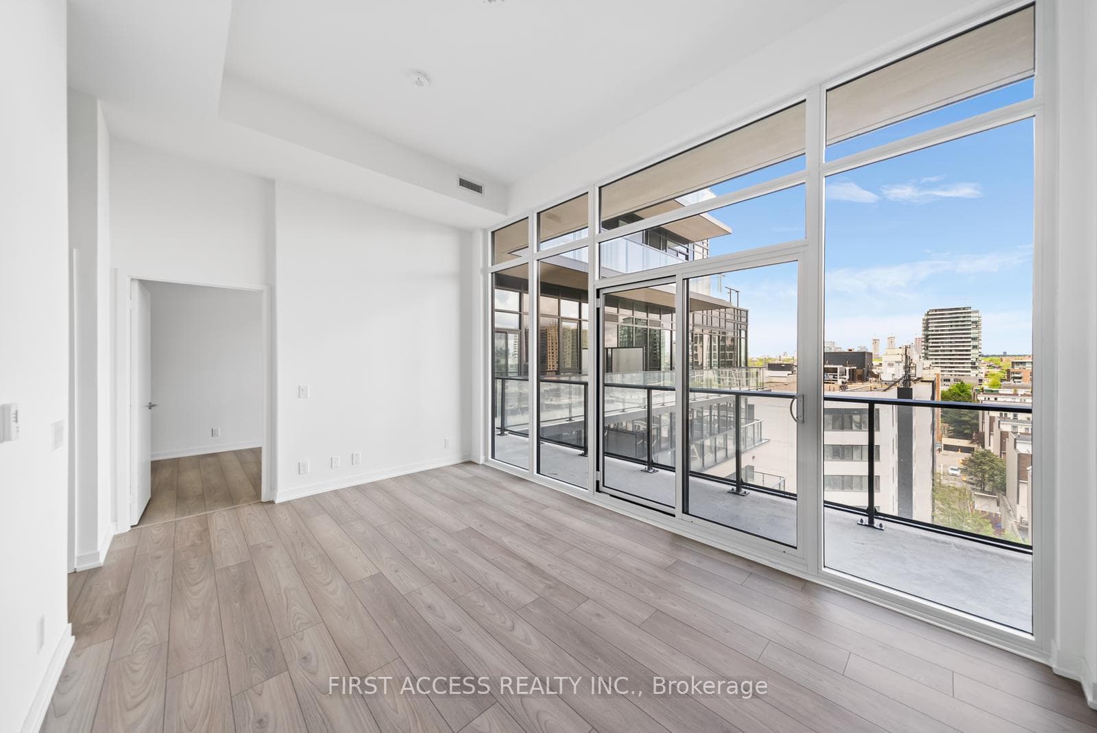 285 Dufferin Street Unit 701 photo 7