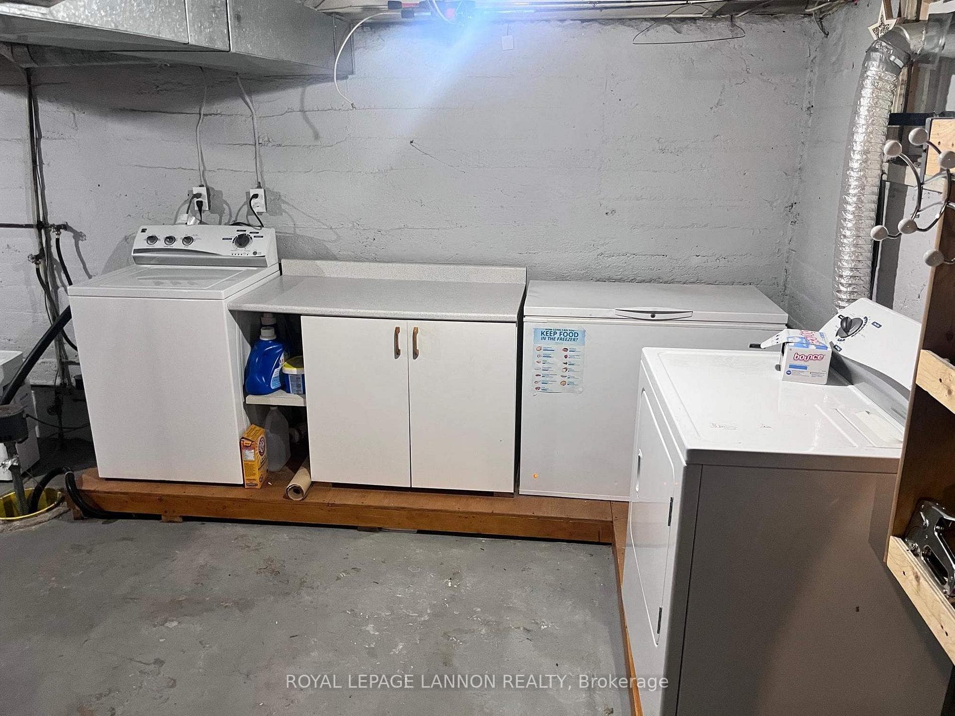 232 Balmoral Street photo 18
