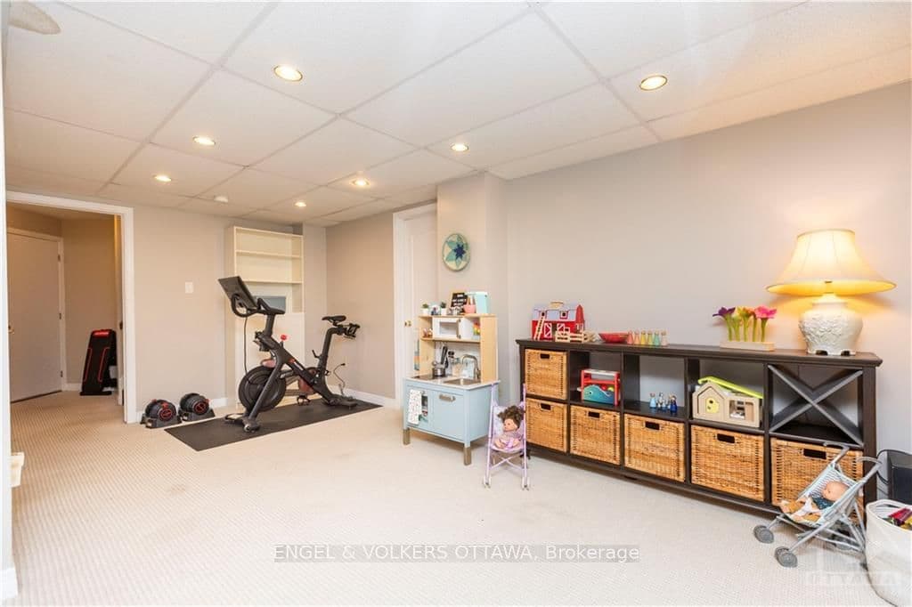 1599 BLOHM Drive photo 23
