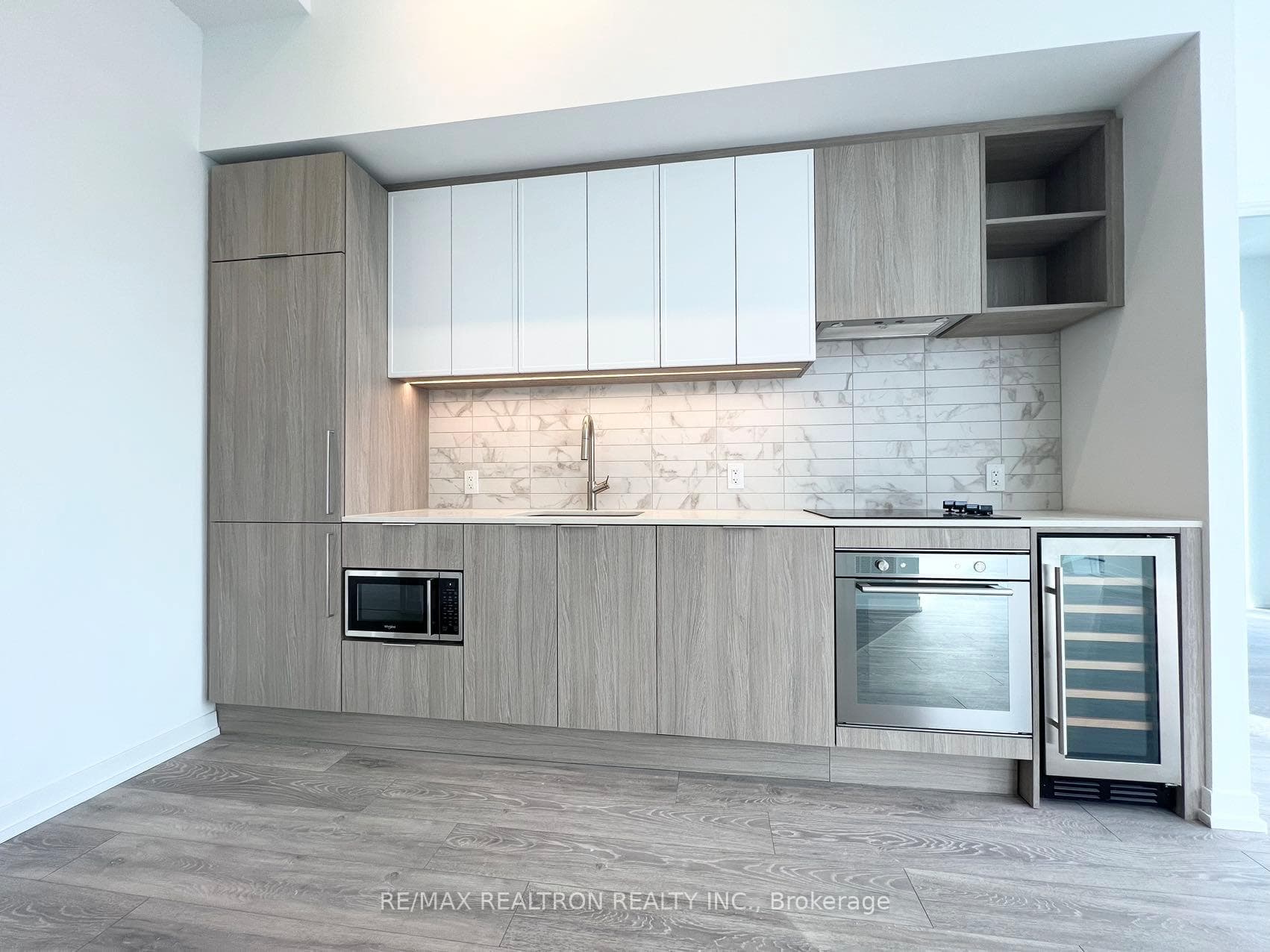 2020 Bathurst Street Unit 207 photo 18