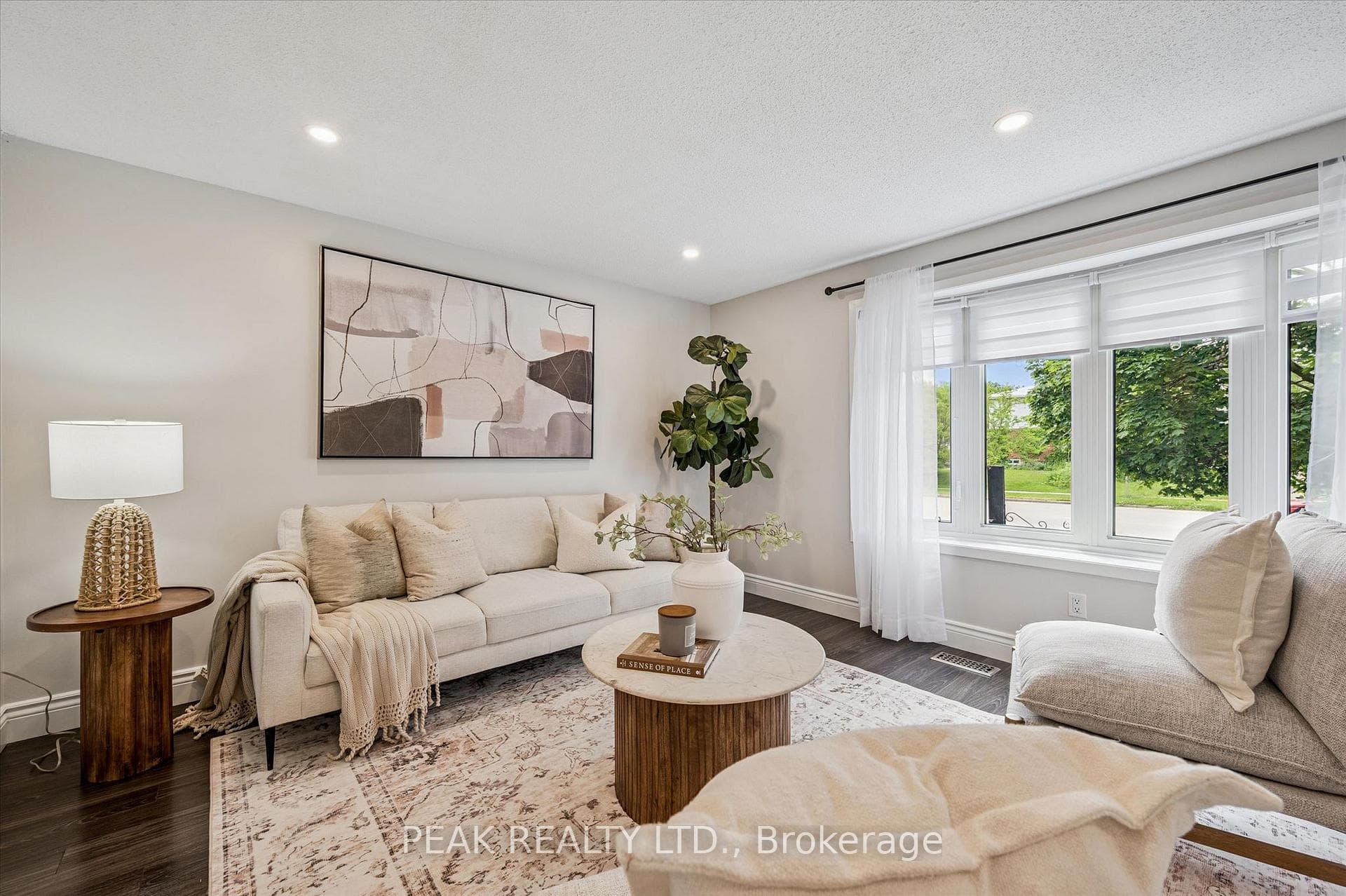 694 Highpoint Avenue Unit B photo 3