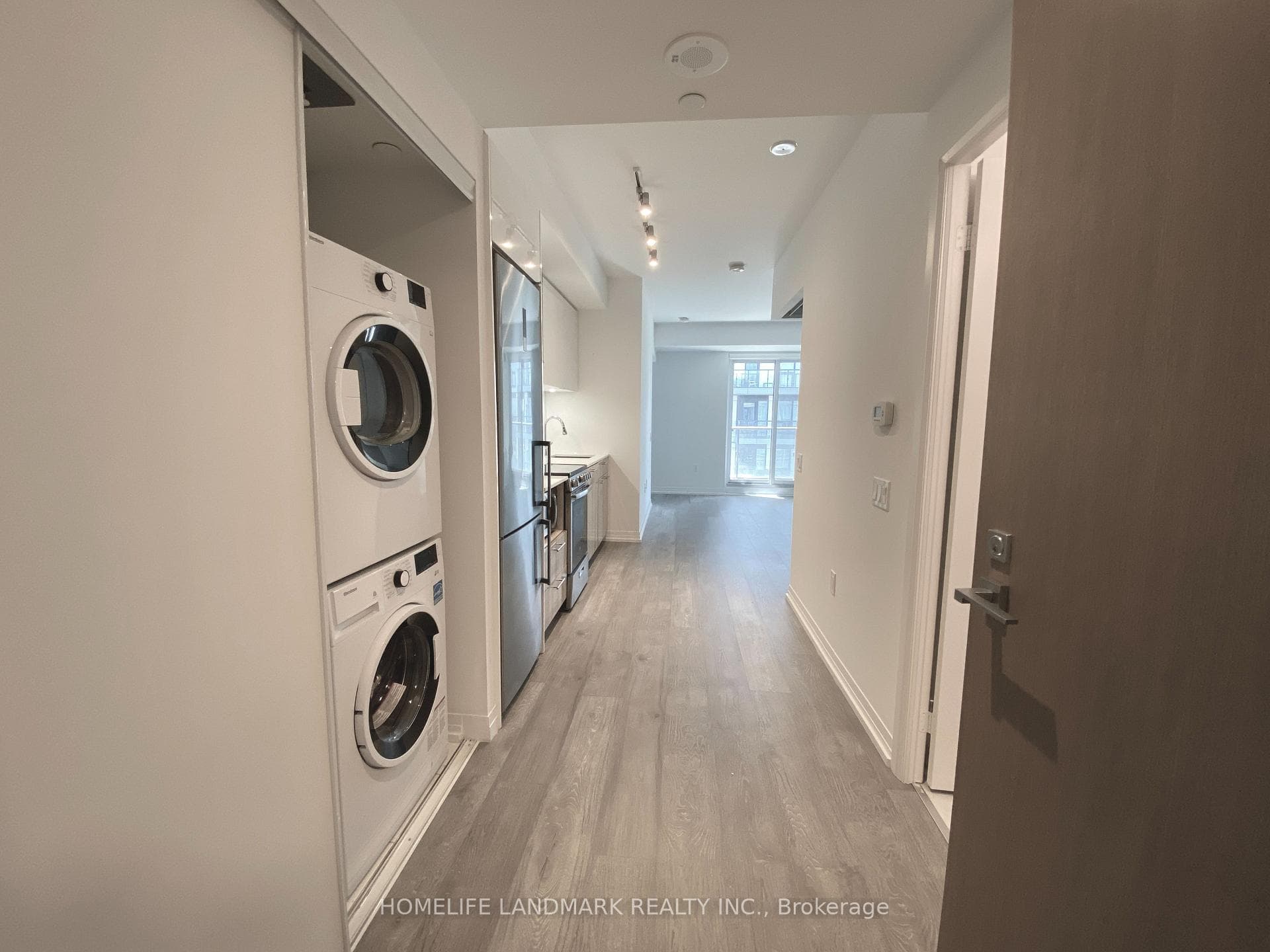 251 Jarvis Street Unit 1706 photo 2