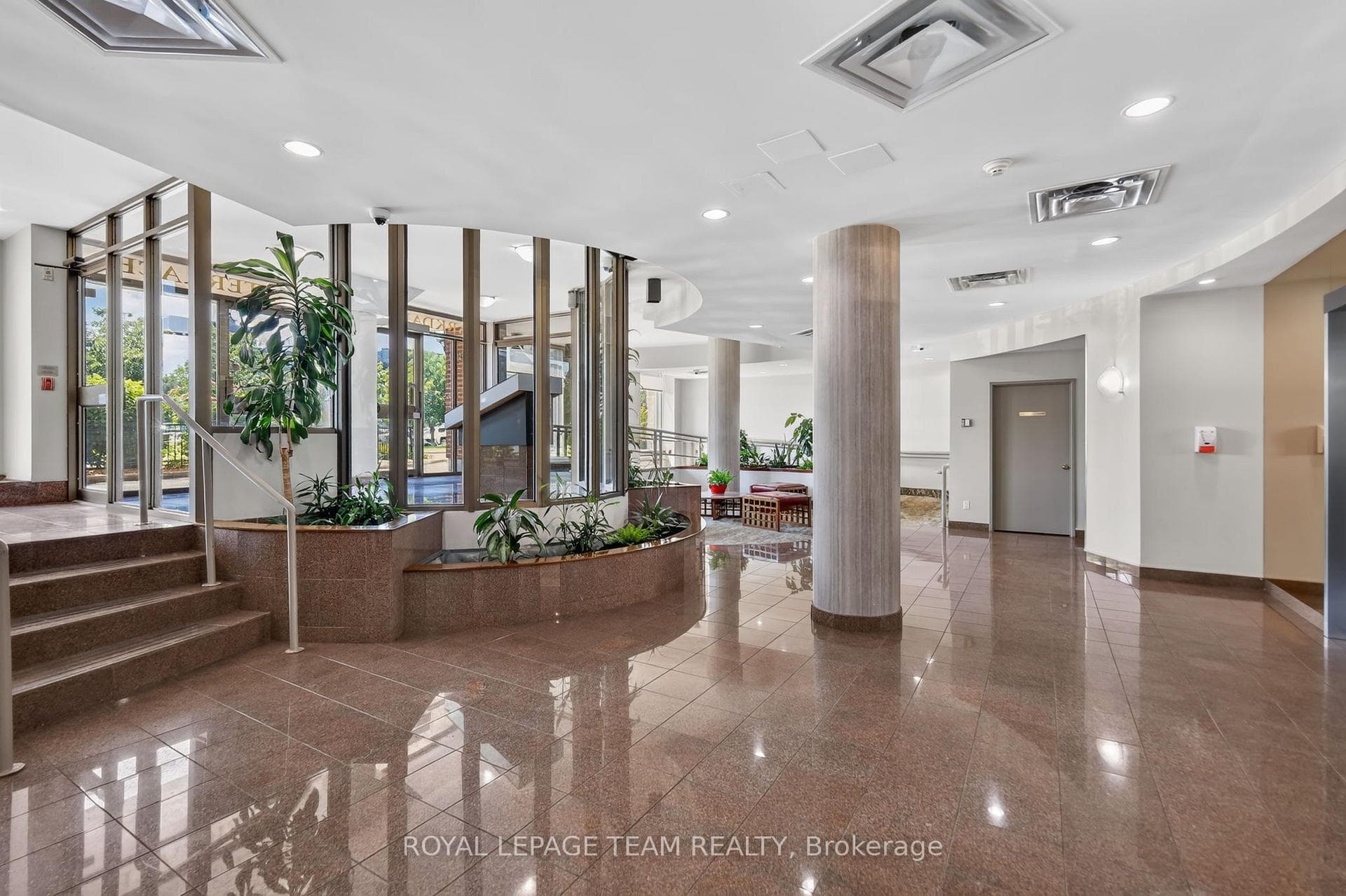 215 Parkdale Avenue Unit 601 photo 3