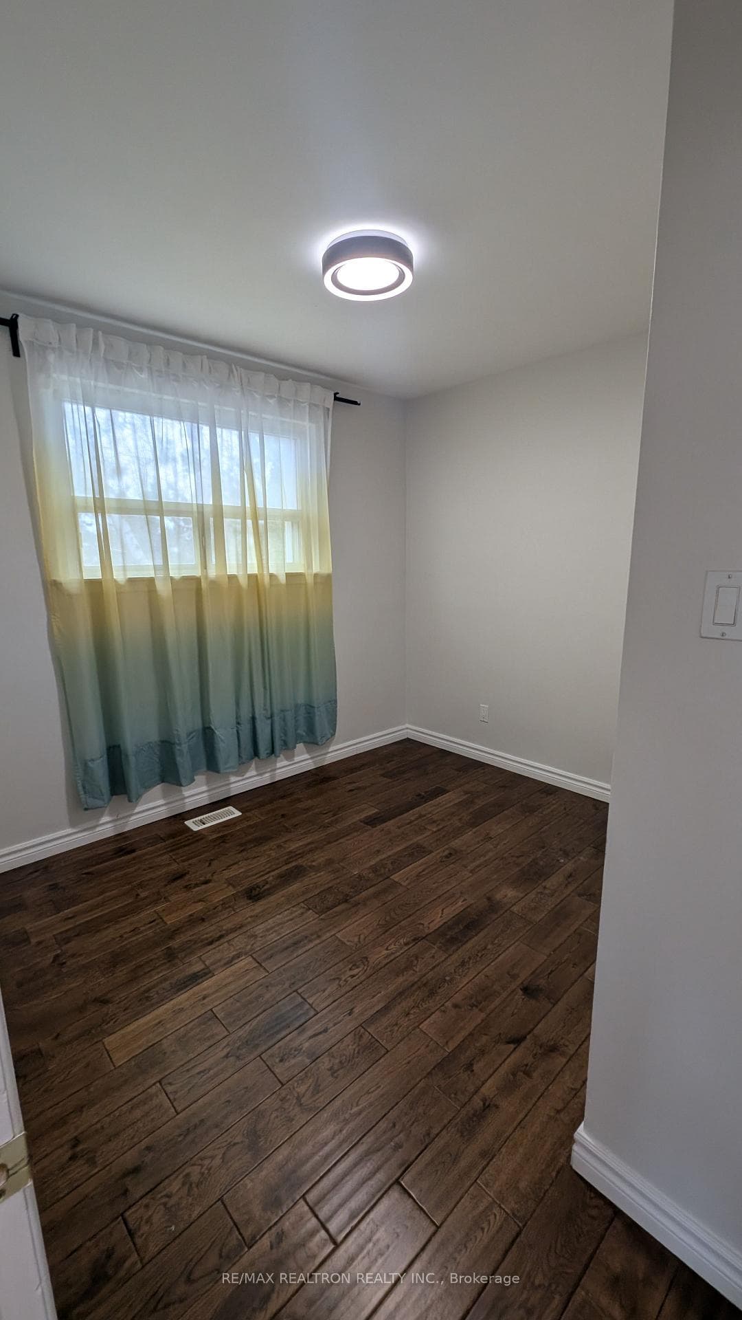 358 Browndale Crescent Unit MainFlr photo 17