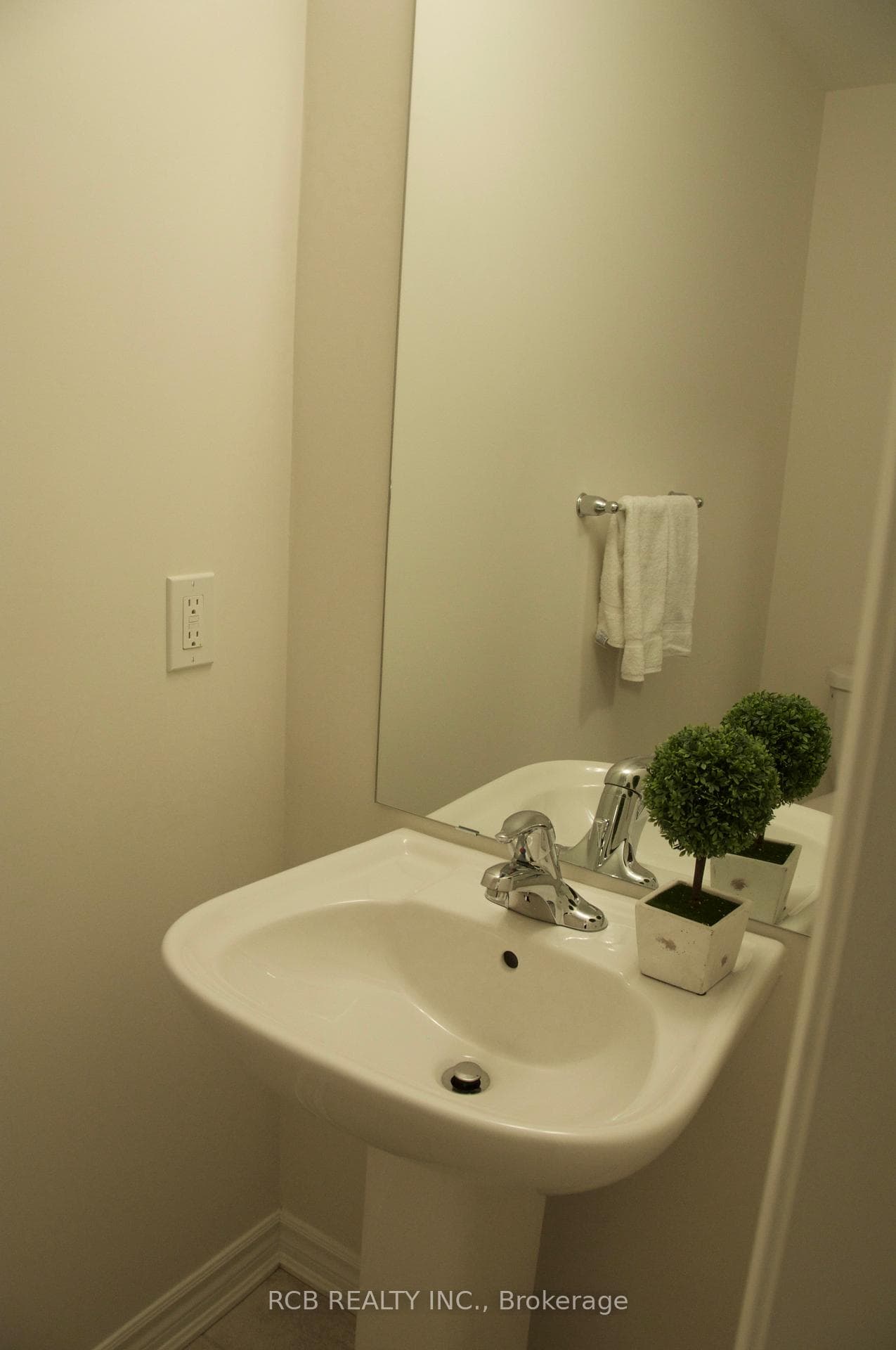 1178 Carnegie Drive photo 17