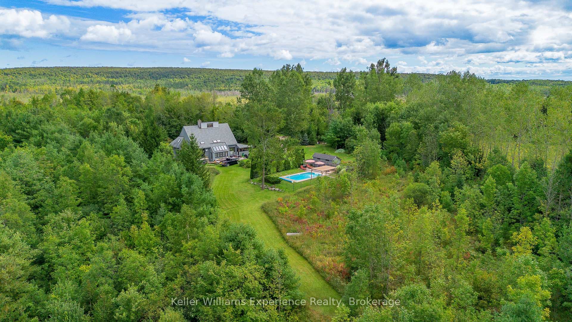 Your own resort, hidden in the trees