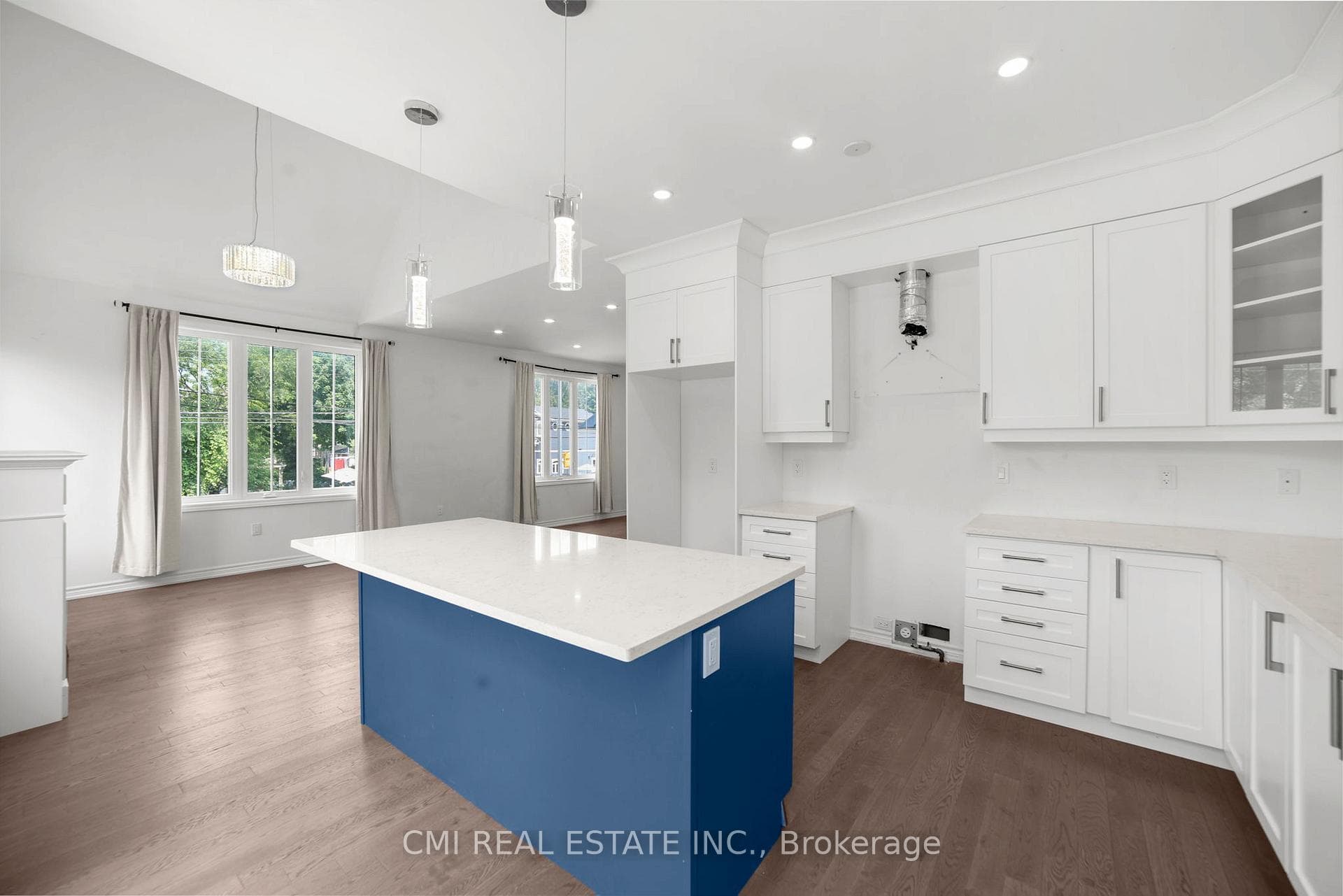 3205 Mosley Street photo 16