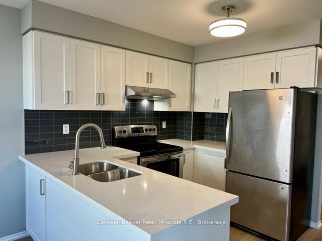 120 D'ambrosio Drive Unit 32 photo 9