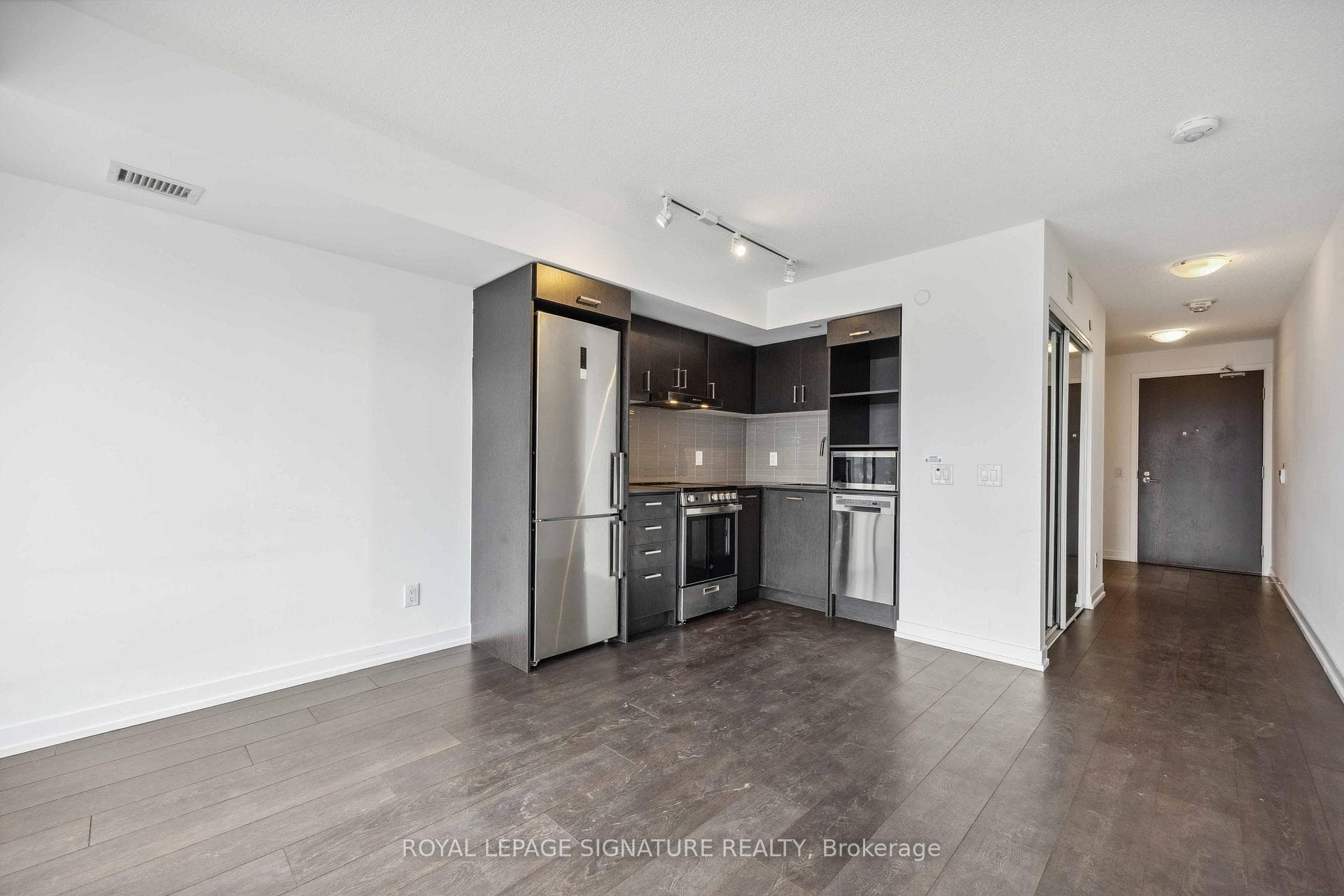 219 Dundas Street Unit 2102 photo 10