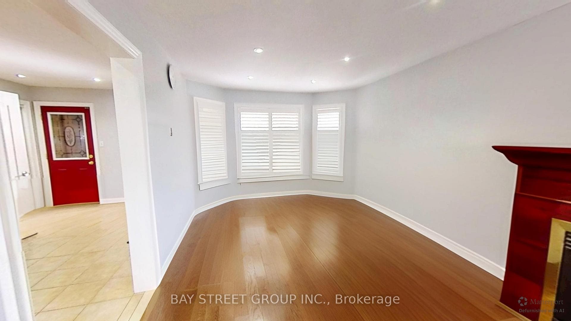 98 Royalpark Way photo 2