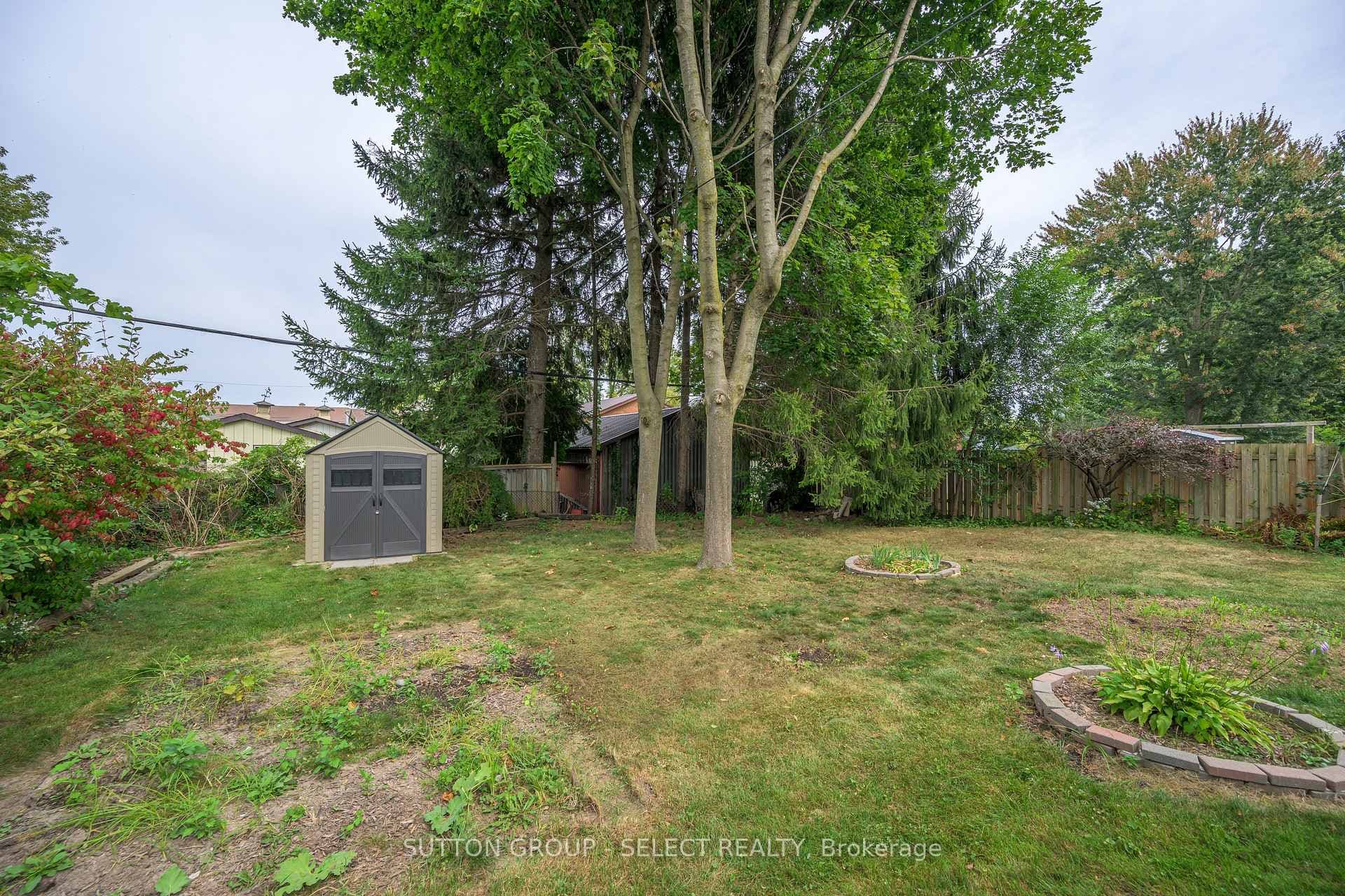 358 Dieppe Street photo 13