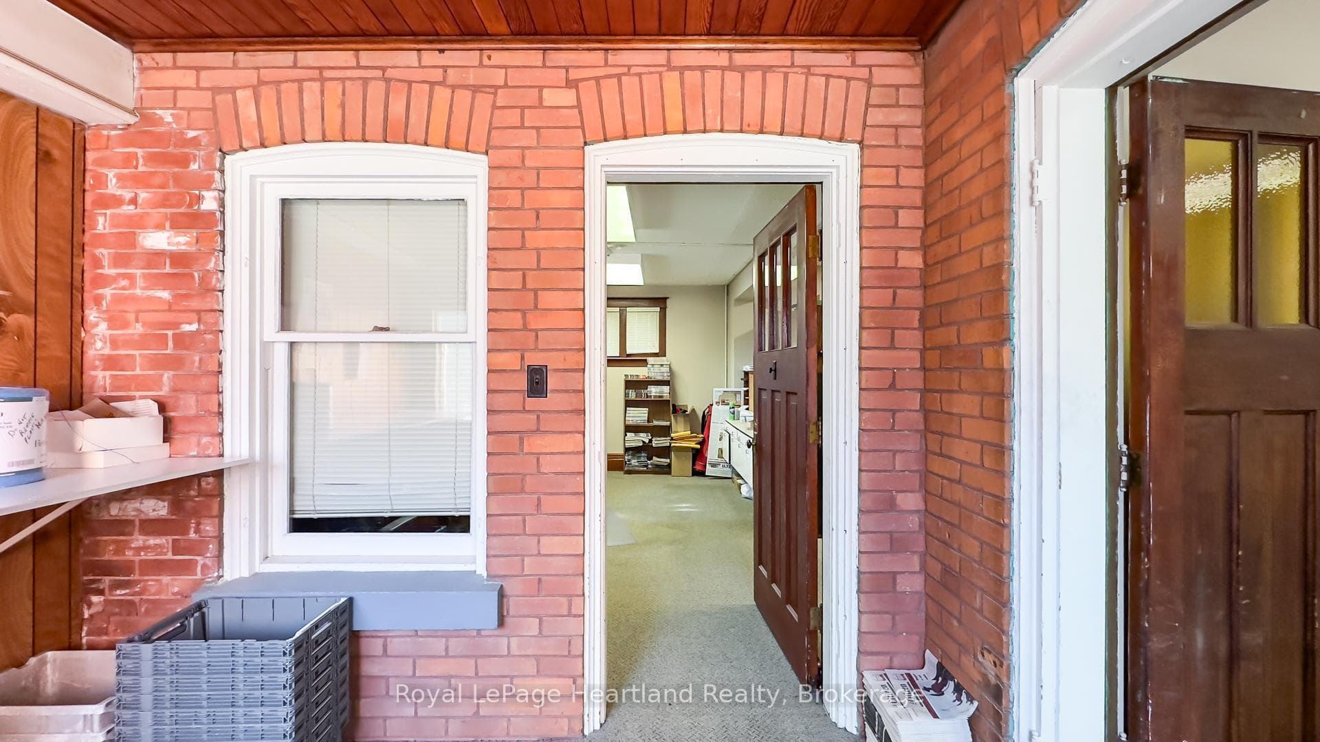 401 QUEEN Street photo 25