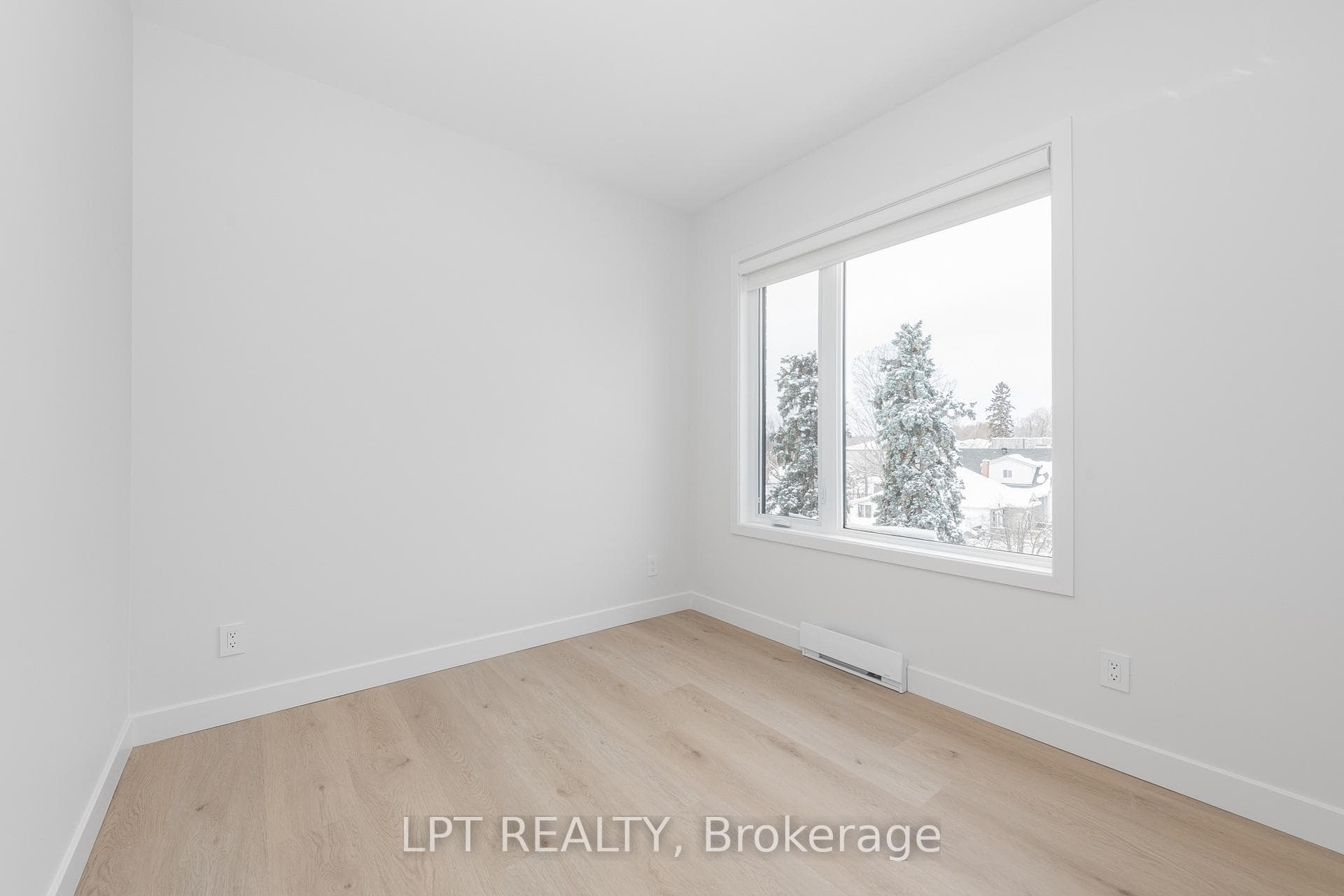 250 Shakespeare Street Unit 5 photo 11