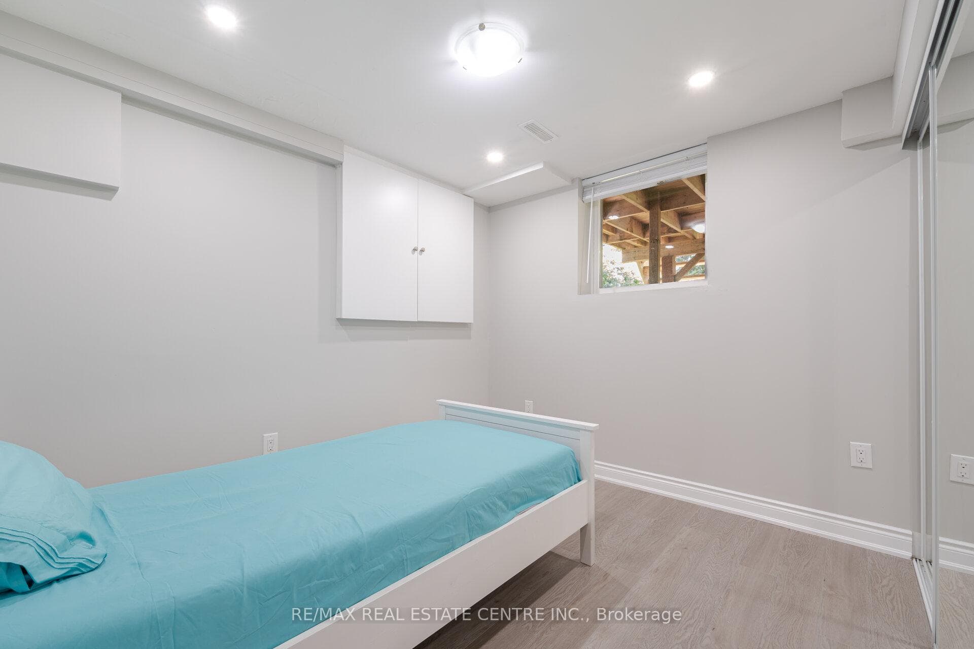 348 Erindale Drive photo 31
