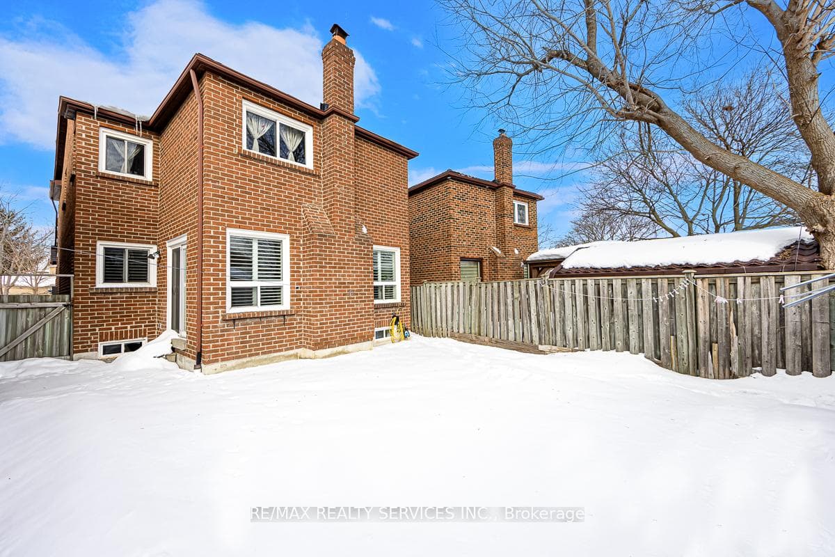 161 Hupfield Trail photo 23