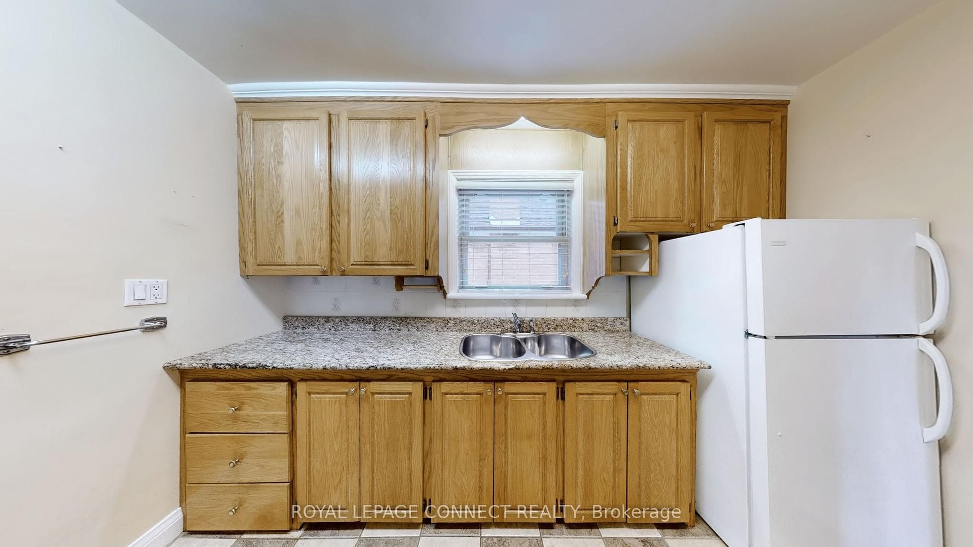 61 Yardley Avenue photo 16