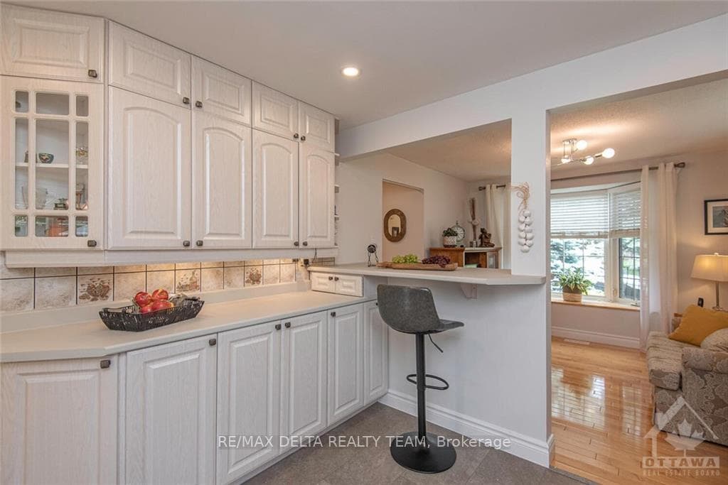 230 PARK GROVE Drive photo 5