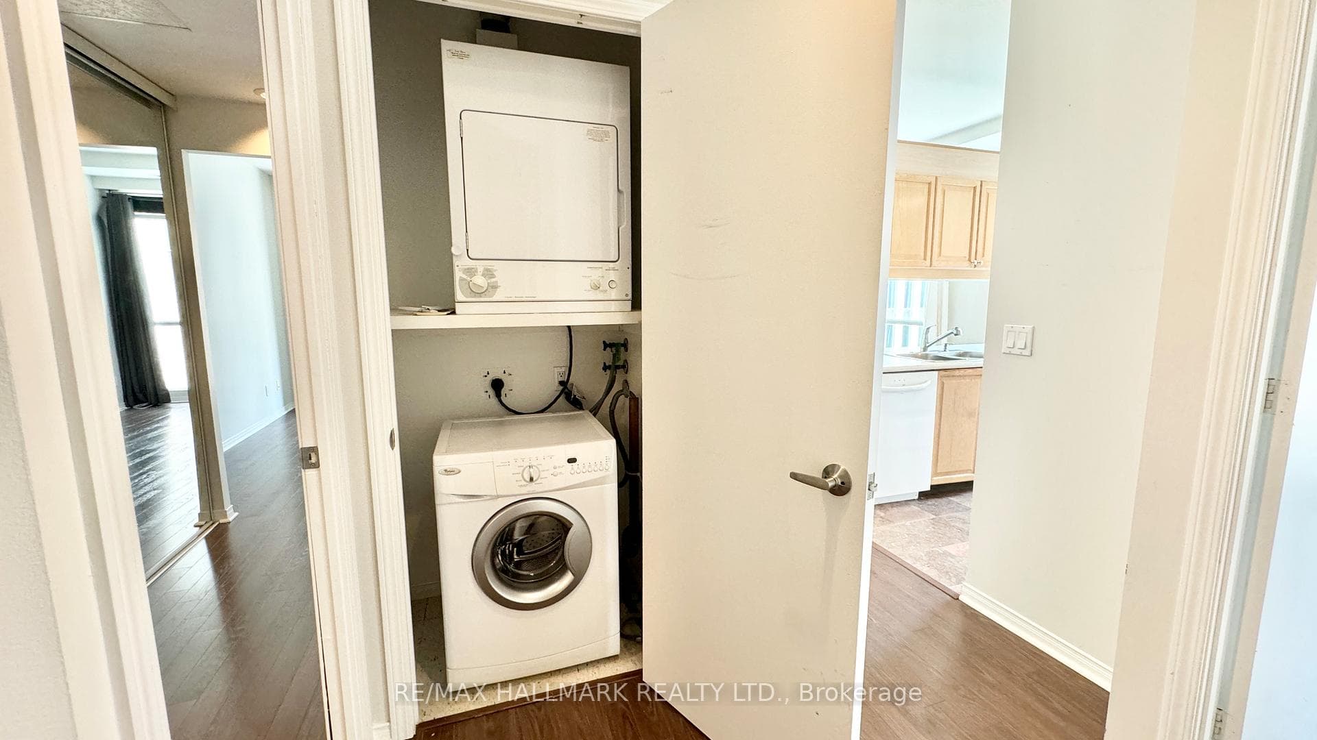 7 King Street Unit 613 photo 9