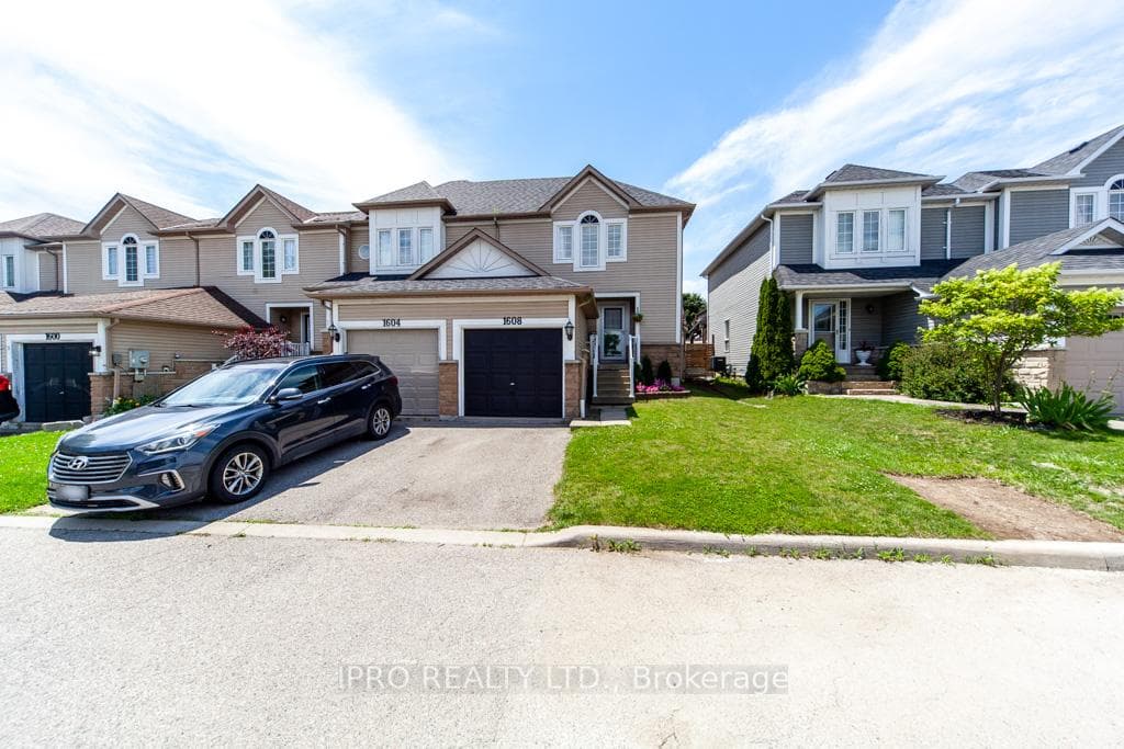 1608 Green Road photo 40