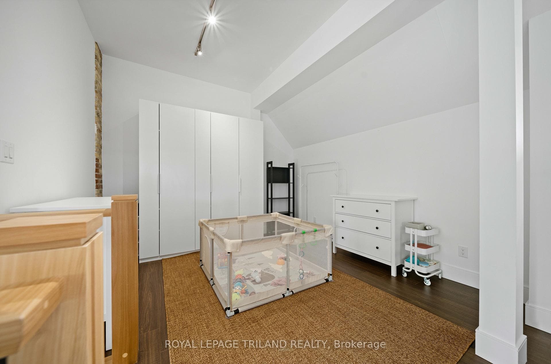 130 Windsor Crescent Unit 3 photo 25