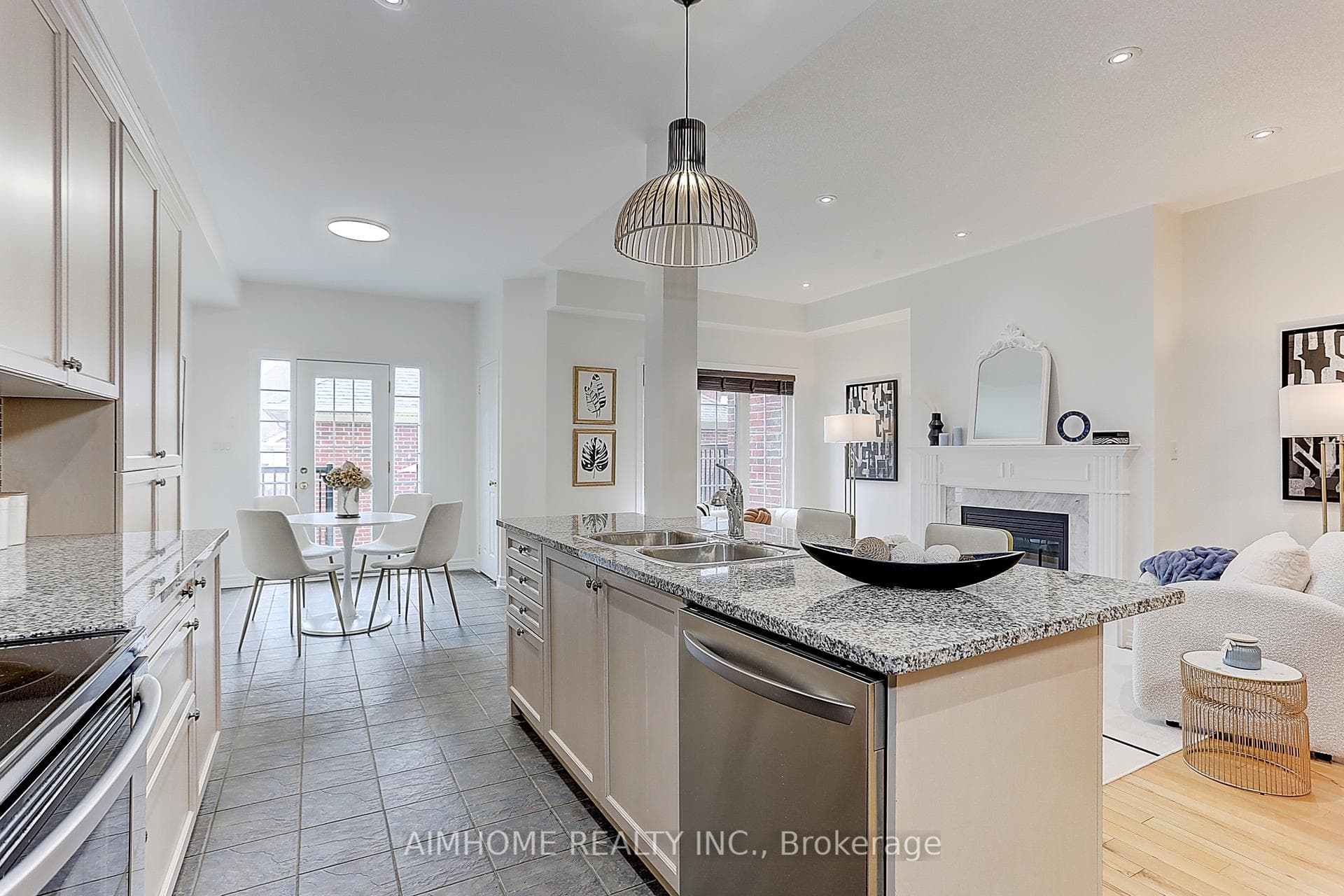 203 Angus Glen Boulevard photo 11