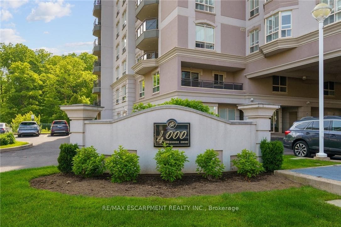 4000 Creekside Drive Unit 703 photo 3
