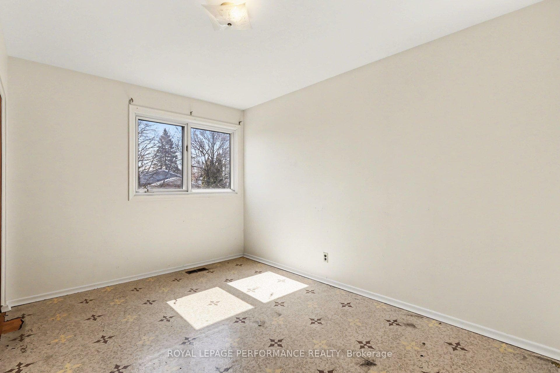 767 Cross Avenue photo 24
