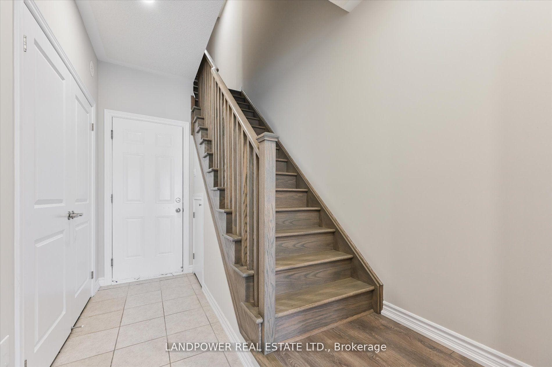 131 Frederick Wilson Avenue photo 4
