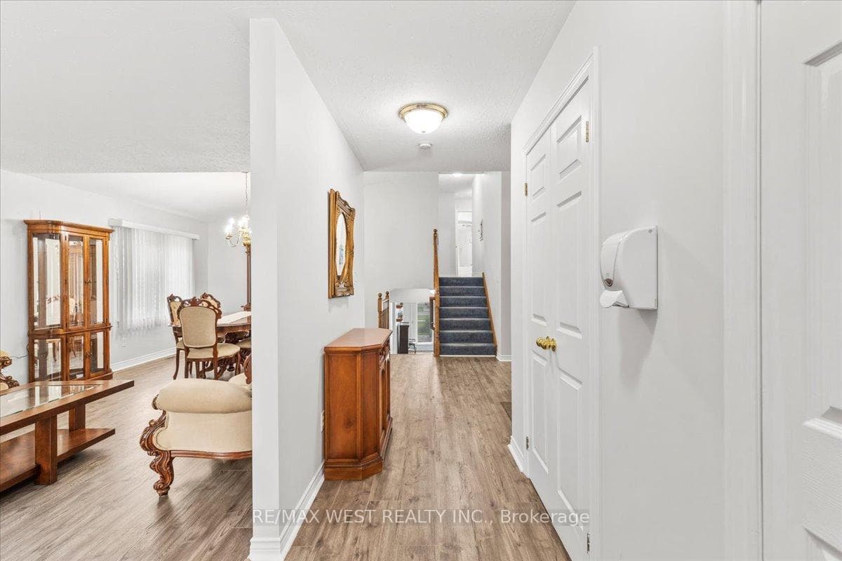 413 Greenwood Street photo 2