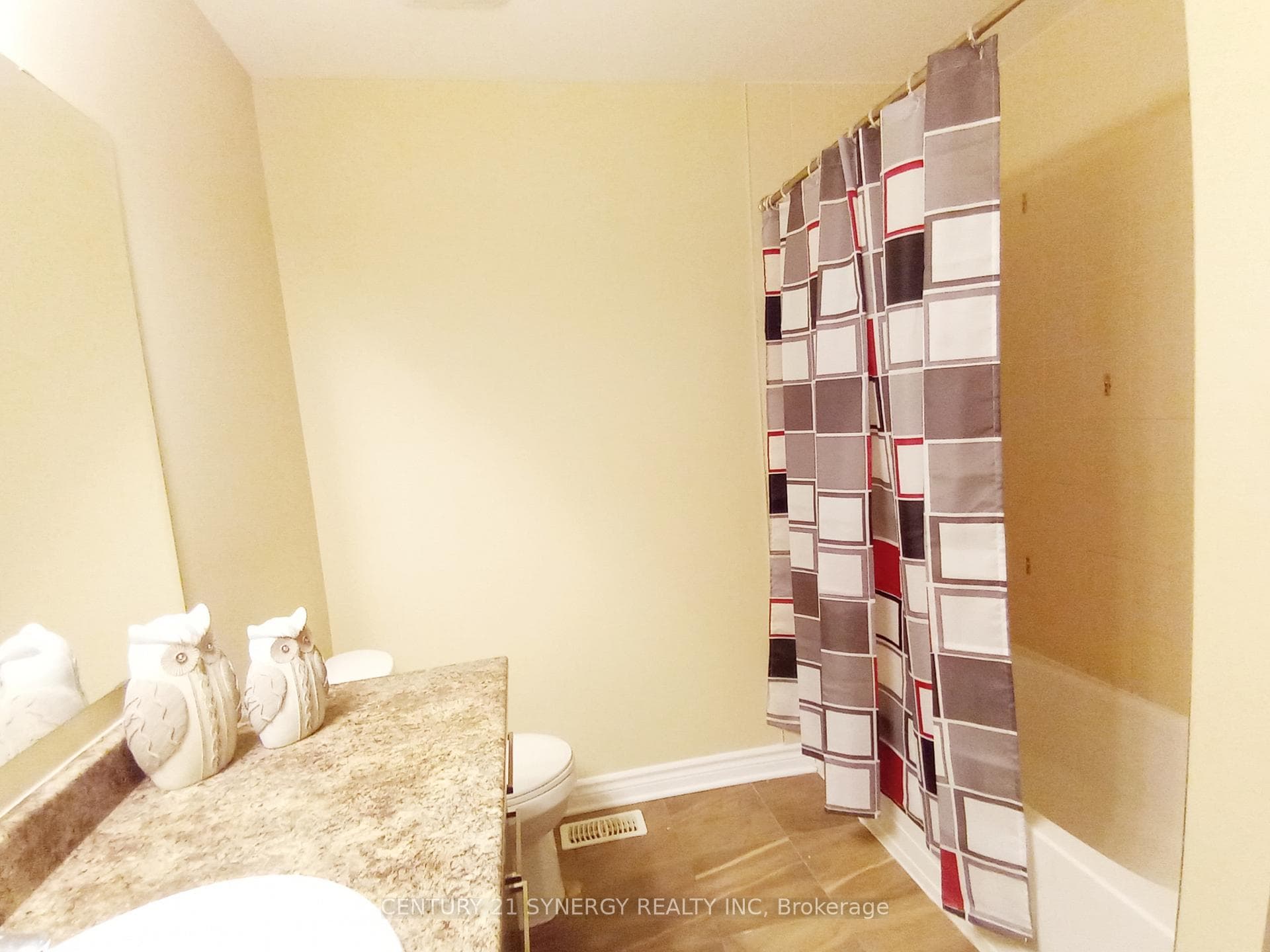 2nd Floor 4pc Bathroom