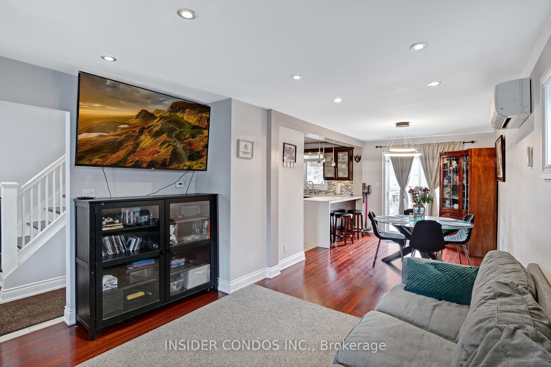 135 William Street photo 14